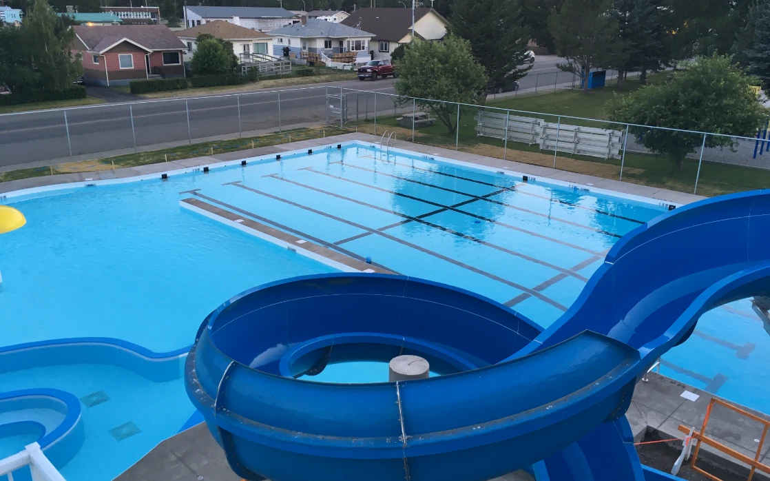 partner-body Poolside Base Film